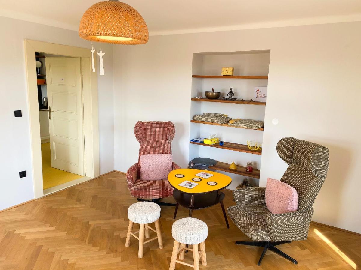 Knk Vibrant Central Spacious Hideaway Apartment Hradec Kralove Exterior photo